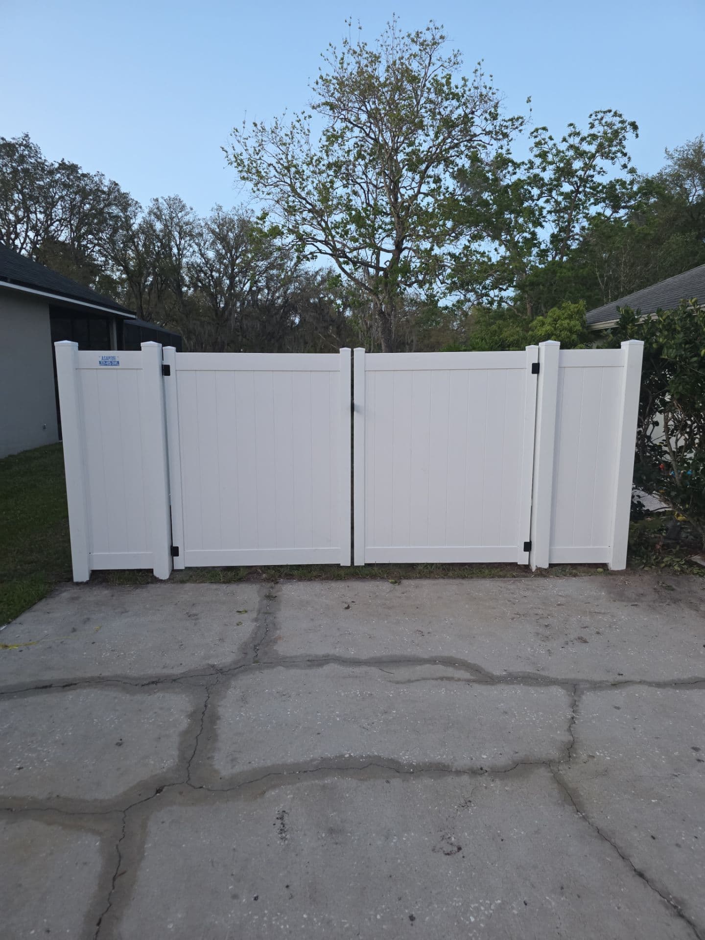 Vinyl Fence installation by ASAP Fence & Gates in Florida