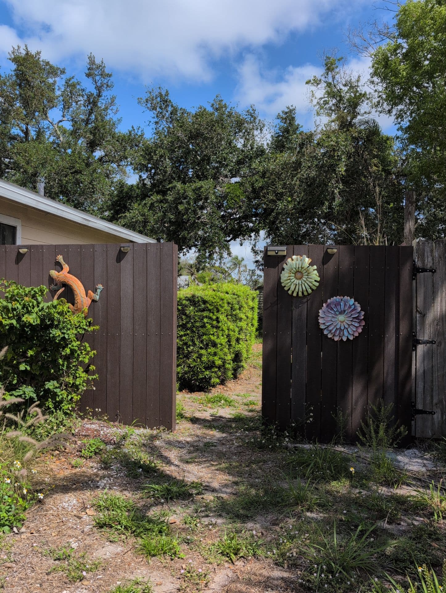 Wood Fence installation by ASAP Fence & Gates in Florida